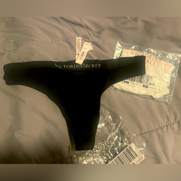 Victoria’s Secret Thong - Picture 1 of 2